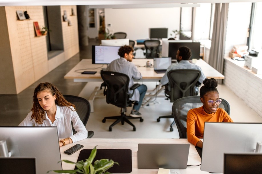How to Manage a Hot Desking Workplace Successfully